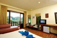 Phi Phi Arboreal Resort - Pemandangan Pantai