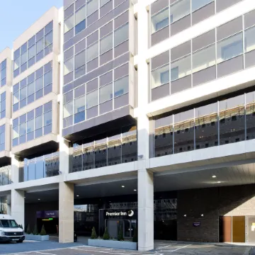 Premier Inn London Chiswick Отели рядом с достопримечательностью «Чизик Хаус энд Гарденс»