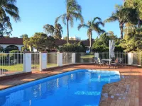 McNevins Warwick Motel Hotels in Warwick