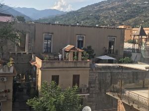 Castello d'Alcontres B&B