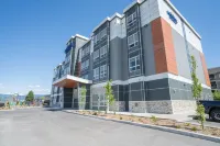 Park Inn by Radisson, Kelowna Hotels near Rotary Centre for the Arts