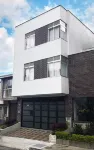 에스투디오 아파트먼트 E3 Hill of Three Crosses 주변 호텔