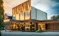 Raden Wijaya Hotel & Convention Hoteller i Kenanten