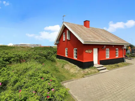 "Karla" - 100m from the Sea