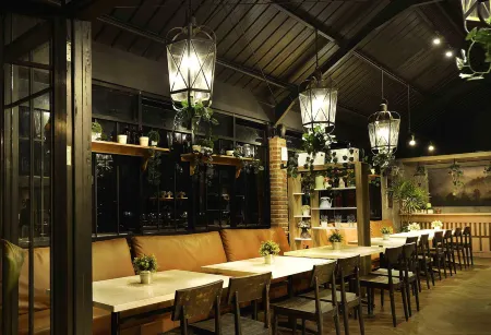 Kytos Hotel Отели рядом с достопримечательностью «Museum Pendidikan Nasional UPI»