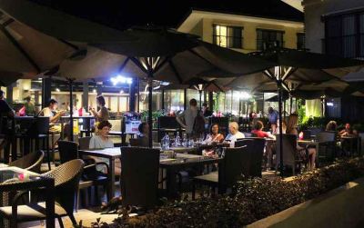 レストラン フェアウェイズ&ブルーウォーター ボラカイの写真