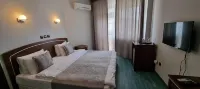 Flora Hotel - balcony