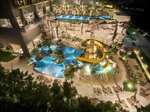 Mercure Pattaya Ocean Resort Отели рядом с достопримечательностью «Береговая дорога»