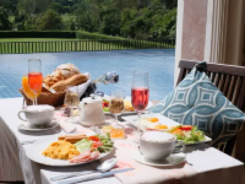 โรงแรม และ รีสอร์ท ชาโต เดอ เขาใหญ่ โรงแรมในปากช่อง