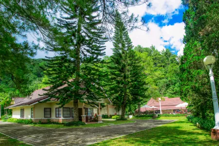 Puri Indah Inn Kaliurang Отели в г. Pakem