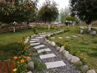 Zhou Gongqun Featured Homestay (Jiangxia Avenue)