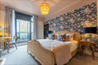 The Crown Inn Hotels near West Wickham