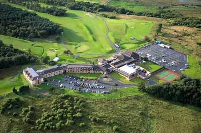 DoubleTree by Hilton Glasgow Westerwood Spa & Golf Resort Hoteles en Caldercruix