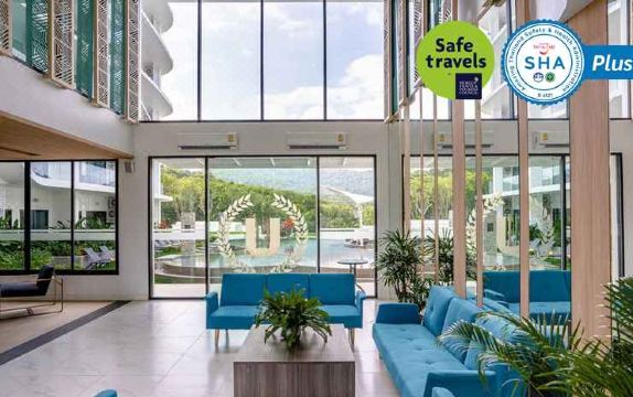 유토피아 나이한의 아름다운 수영장 전경