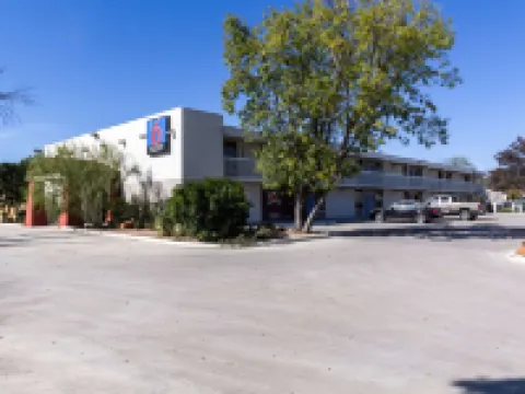 Motel 6 Uvalde, TX Hotels in Uvalde