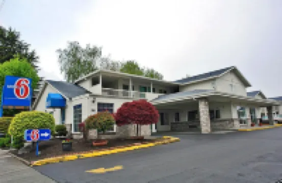 Motel 6 Portland, or  Mall 205 Hotels in Portland