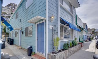 Catalina Island Duplex - Steps to Beach and Pier!
