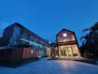 Phu Sakon Ville Hotel Hotels near Wat Nong Phai