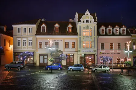 City Hotel Morris Отели в г. Яблонне-в-Подьештеди
