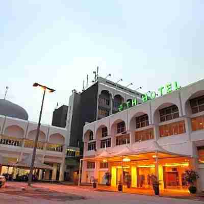 TH 호텔 켈라나 자야 Hotel Exterior