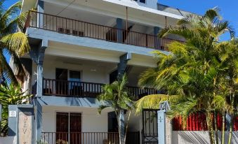 Residence Devika2 Trou Aux Biches 1km from the Residence No1
