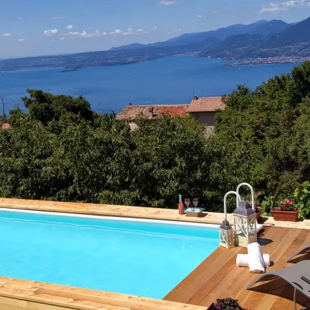 Sunny Villa Apartment