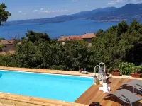 Sunny Villa Apartment - مسبح