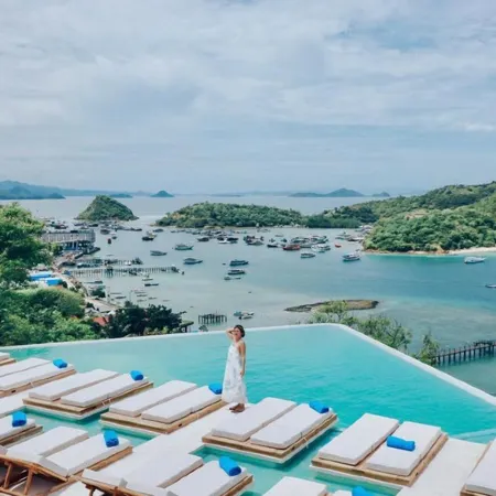 Loccal Collection Hotel Komodo
