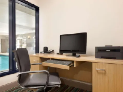 カントリー イン & スイーツ バイ ラディソン ダルトン ジョージア ドールトンのホテル