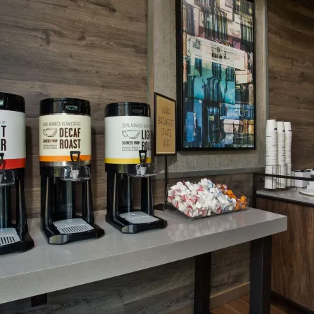 Hampton Inn & Suites by Hilton- Newark Airport Elizabeth