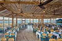 Dreams Beach Resort - parking
