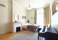 Provencal Style and Large 1 Bedroom Rue Florian