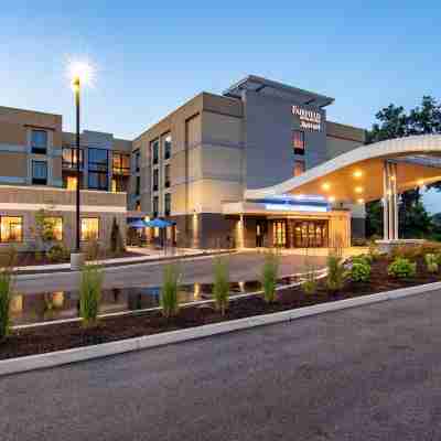 Fairfield Inn & Suites Springfield Holyoke Hotel Exterior