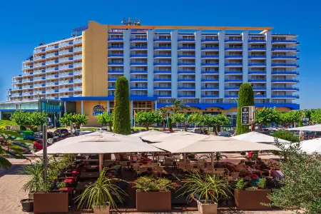 Xon's Platja HA Отели рядом с достопримечательностью «Windoor Real Fly»