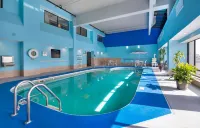 MainStay Suites Springfield IL - مسبح