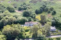 Delightful Holiday Home with Sea Views and Hot Tub Hotels near Oasis Christian Centre
