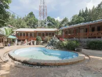 Urbanview Hotel d'Pineapple Villa Ciater by RedDoorz Hotels in Ciater