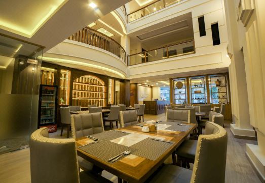 Hotel Fewa Trip Hotel Overview