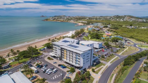 Salt Yeppoon Hotels in Cooee Bay