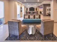 La Quinta Inn & Suites by Wyndham Fayetteville Hotels in Johnson