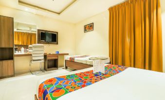 FabHotel RR Grand - Next to Trendset Mall