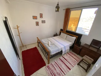 Red Carpet Surf Camp Sea, Mountain & Garden Escape Các khách sạn ở Taghazout