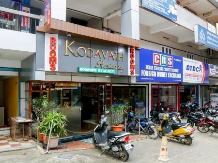Kodavath Regency Отели рядом со станцией Aluva Railway Station