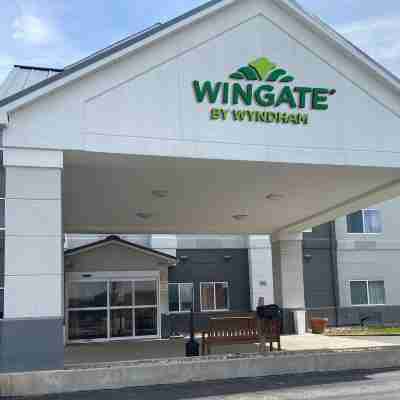 Wingate by Wyndham Uniontown Hotel Exterior