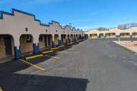Travelodge by Wyndham Clovis - Motels