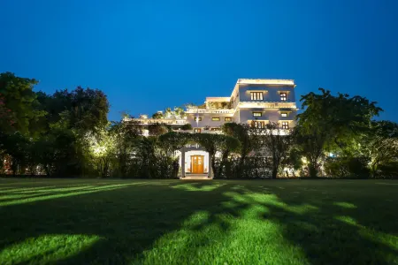 Saraca Hotel Lucknow Отели в г. Лакхнау