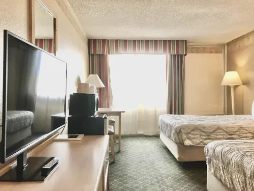 Brentwood Inn & Garden Hotels in Farmington