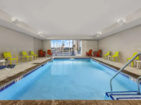 Home2 Suites by Hilton Cedar Rapids Westdale Hotels in Cedar Rapids