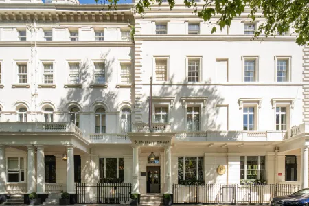 Roseate House London Отели рядом с достопримечательностью «Leighton House Museum»