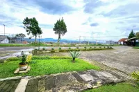 RedDoorz near Pasar Cipanas Hotel di Kabupaten Cianjur